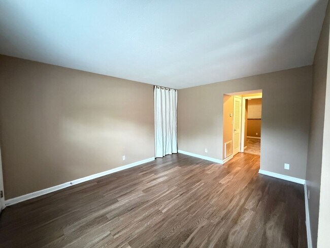 Building Photo - 2906 Noe Ct
