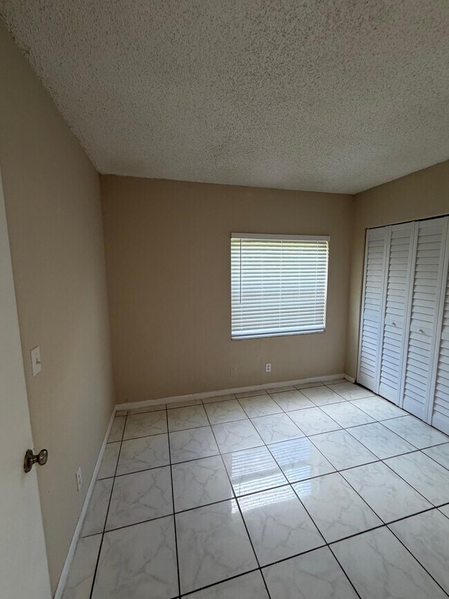 Building Photo - 11441 NW 35th St