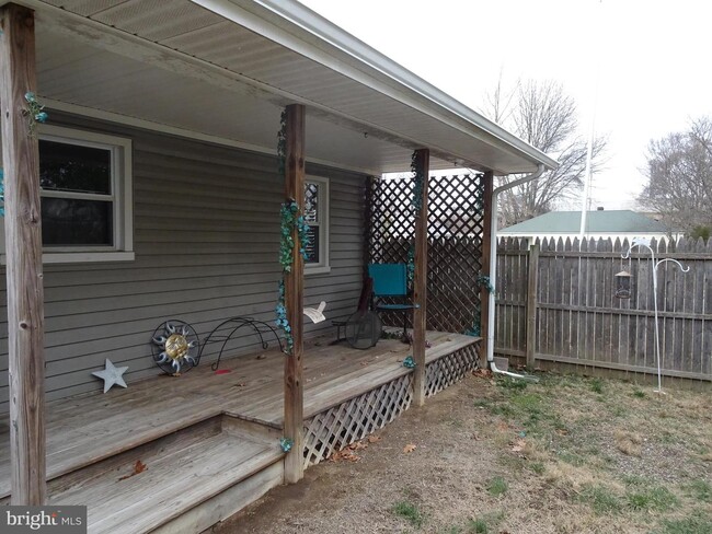 Building Photo - 53 Robinson Dr