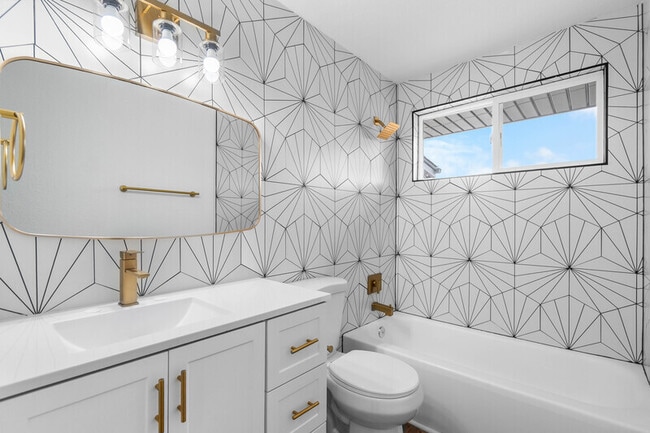 Building Photo - 6220 W Ohio Ave