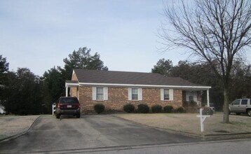 Building Photo - 3007 Buckingham Rd NW