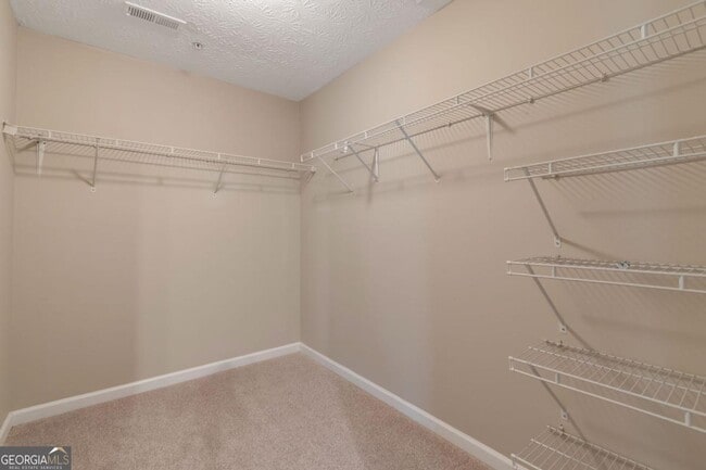 Building Photo - 2020 Briar Creek Ct NE