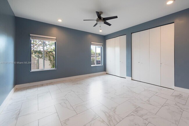 Building Photo - 4920 NE 1st Terrace