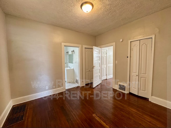 Building Photo - 1306 W Missouri St