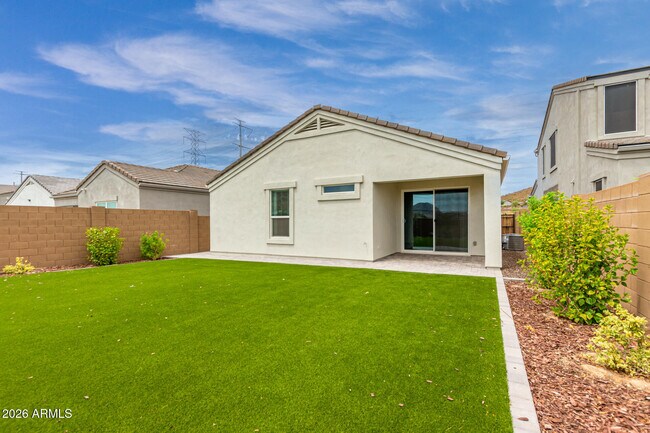 Building Photo - 2035 E Northwood Dr