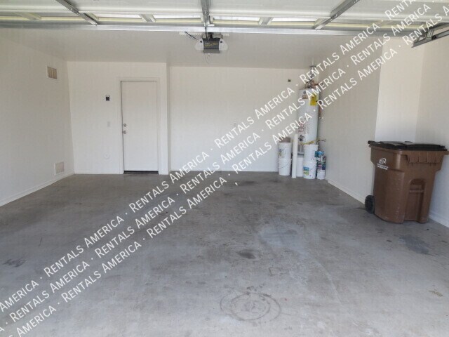 Building Photo - 1028 E Dragon Fly Rd