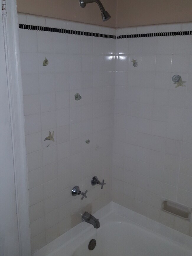 Building Photo - Wonderful Westridge