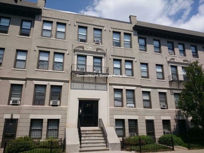 Building Photo - 27 Glenville Ave