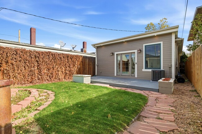 Building Photo - Charming Historic Home in Mayfair Neighborhood