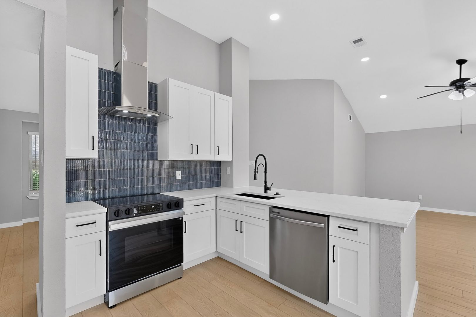Building Photo - 7809 Cornell Dr