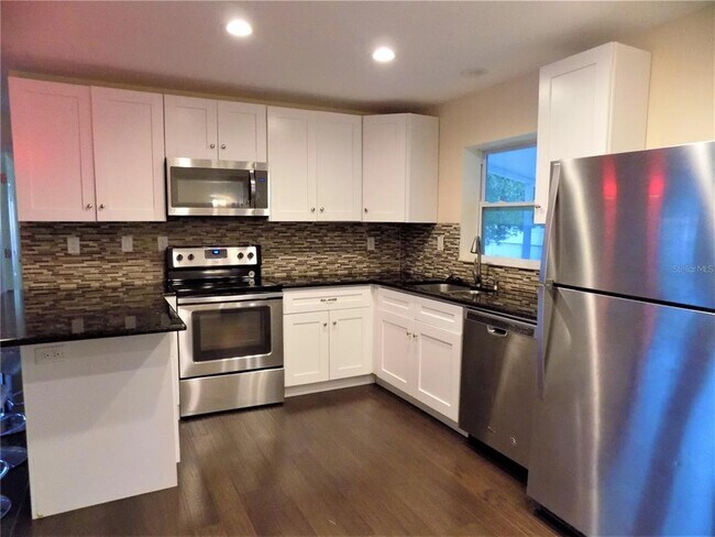 Building Photo - 3130 W Euclid Ave