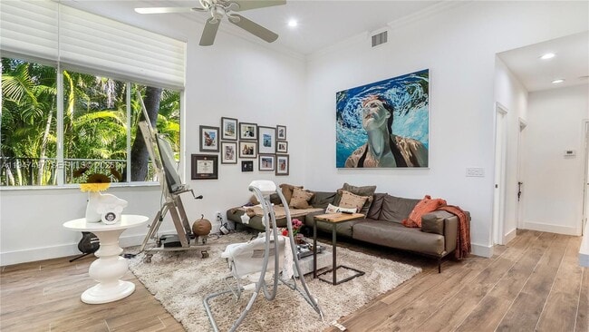 Building Photo - 2633 Oakbrook Dr