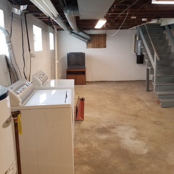 Building Photo - 8706 Florence Ave