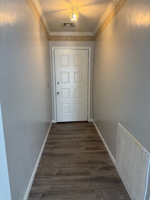 Building Photo - 1716 N Butternut Ave