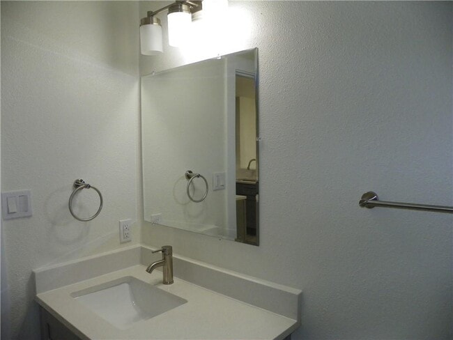 Building Photo - 1306 Colony Creek Dr