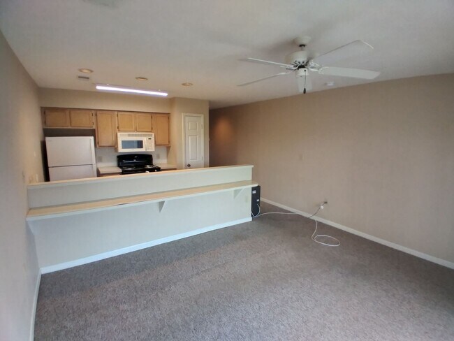 Building Photo - First Floor, 1 Bedroom, 1 Bath Condo with ...