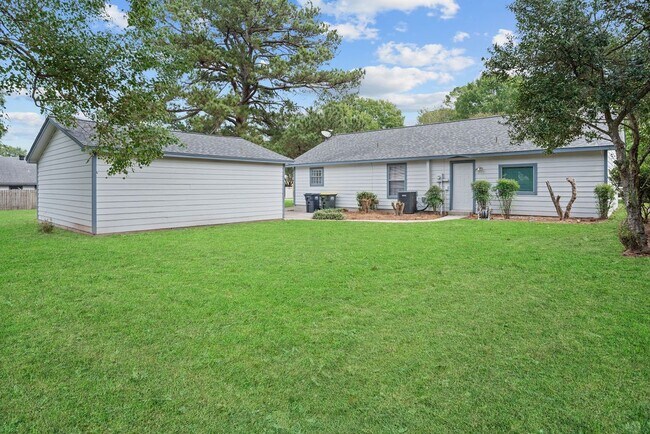 Building Photo - 28736 Waikiki Ln