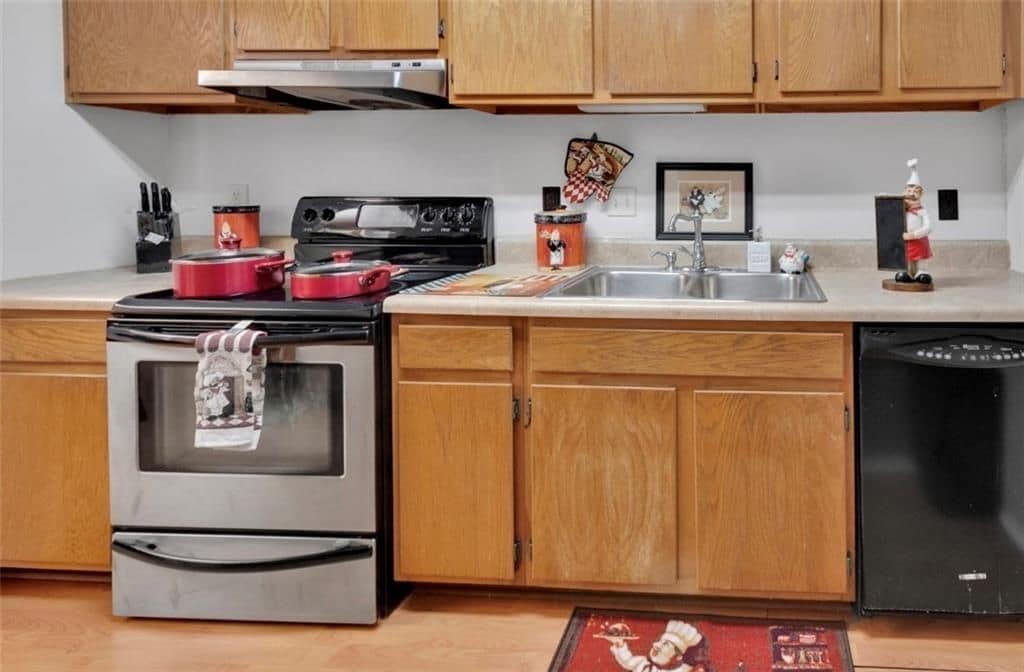 Building Photo - 2411 Huntingdon, 2411