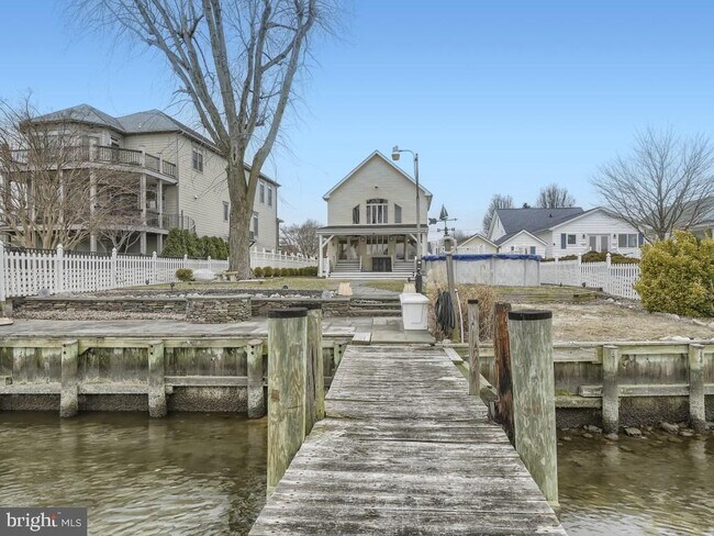 Building Photo - 107 Bayside Dr