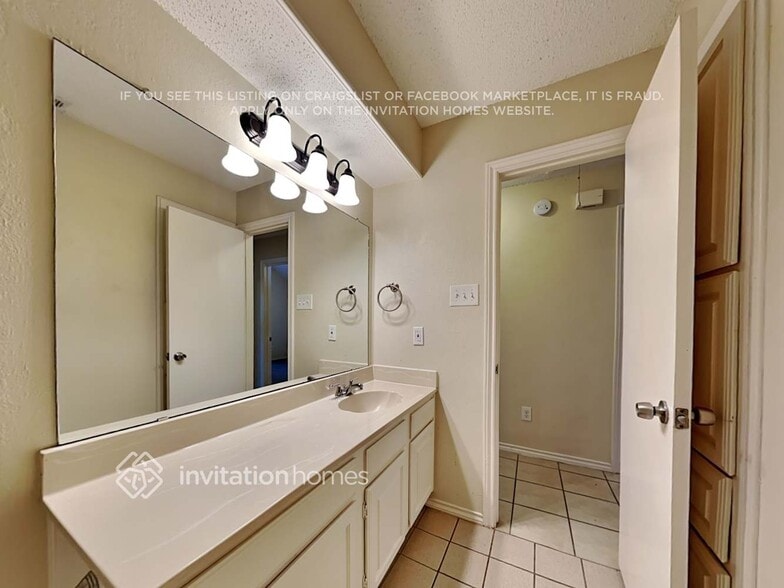 Building Photo - 2559 Sunscape Ln