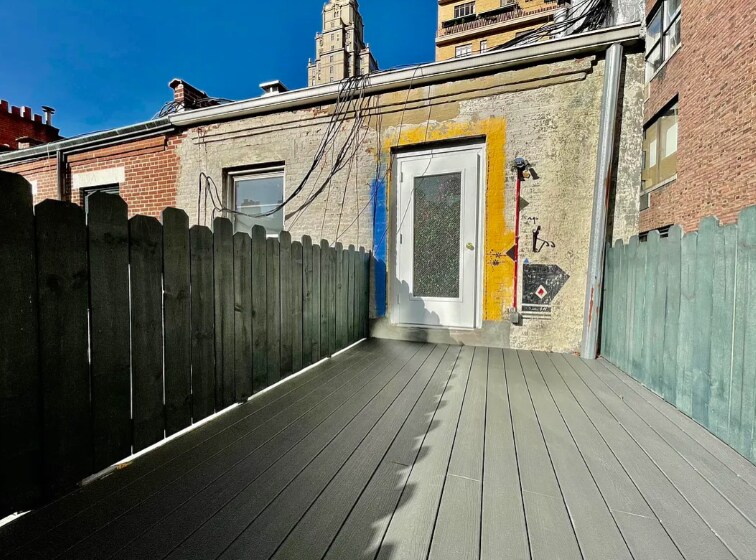Building Photo - 22 W 68th St