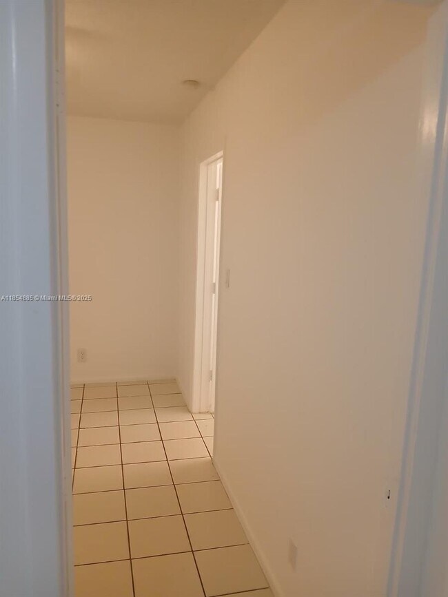 Building Photo - 3970 NW 30th Terrace