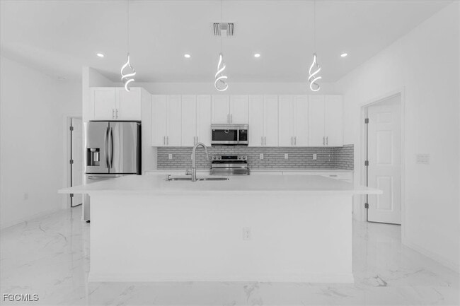 Building Photo - 1508 Hibiscus Ave