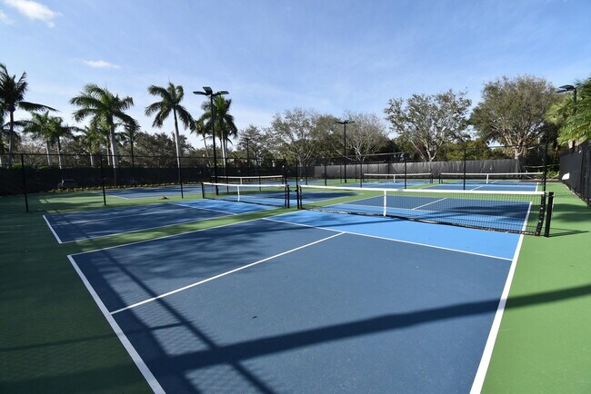 Building Photo - 3020 Alcazar Pl