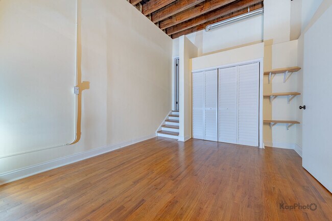 Building Photo - 2955 N Spaulding Ave