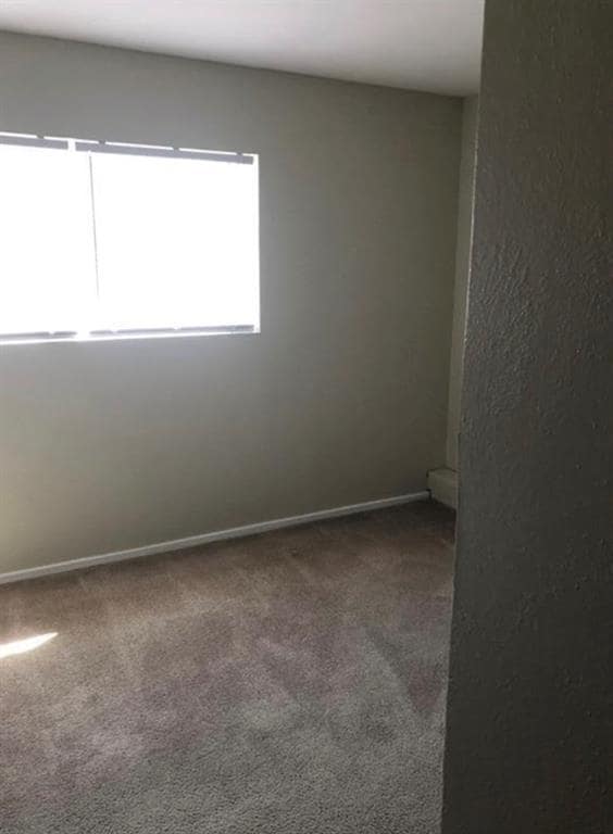 Building Photo - 718 Hogan Dr