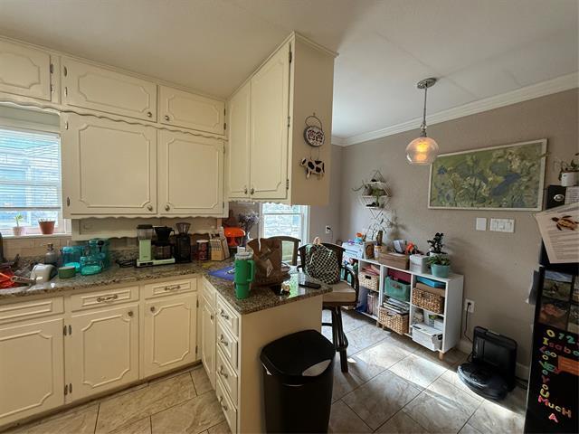 Building Photo - 2517 Honeysuckle Ave