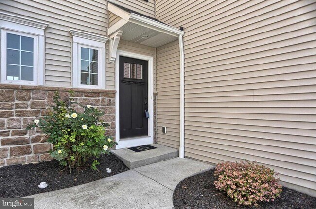 Building Photo - 1681 Haralson Dr