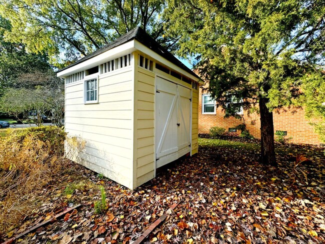 Building Photo - Beautifully Renovated Modern Home Nestled ...