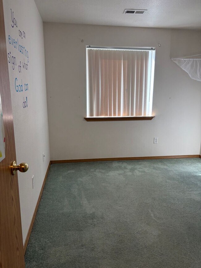 Building Photo - Ranch Style Home in Carlton