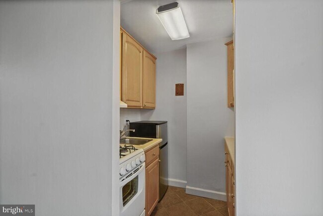 Building Photo - 1121 Arlington Blvd