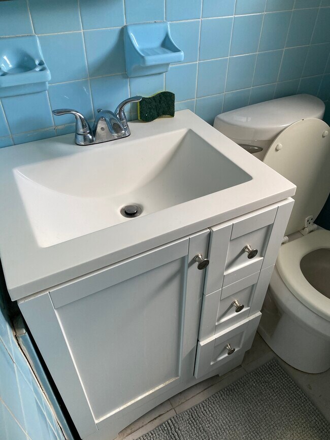 Building Photo - 2318 Eldridge St