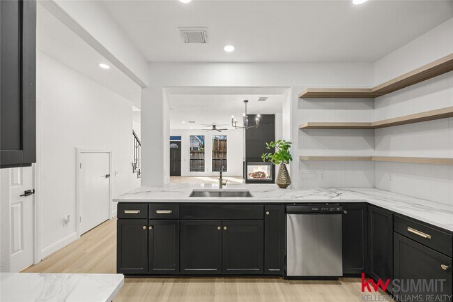 Building Photo - 2410 Calumet St