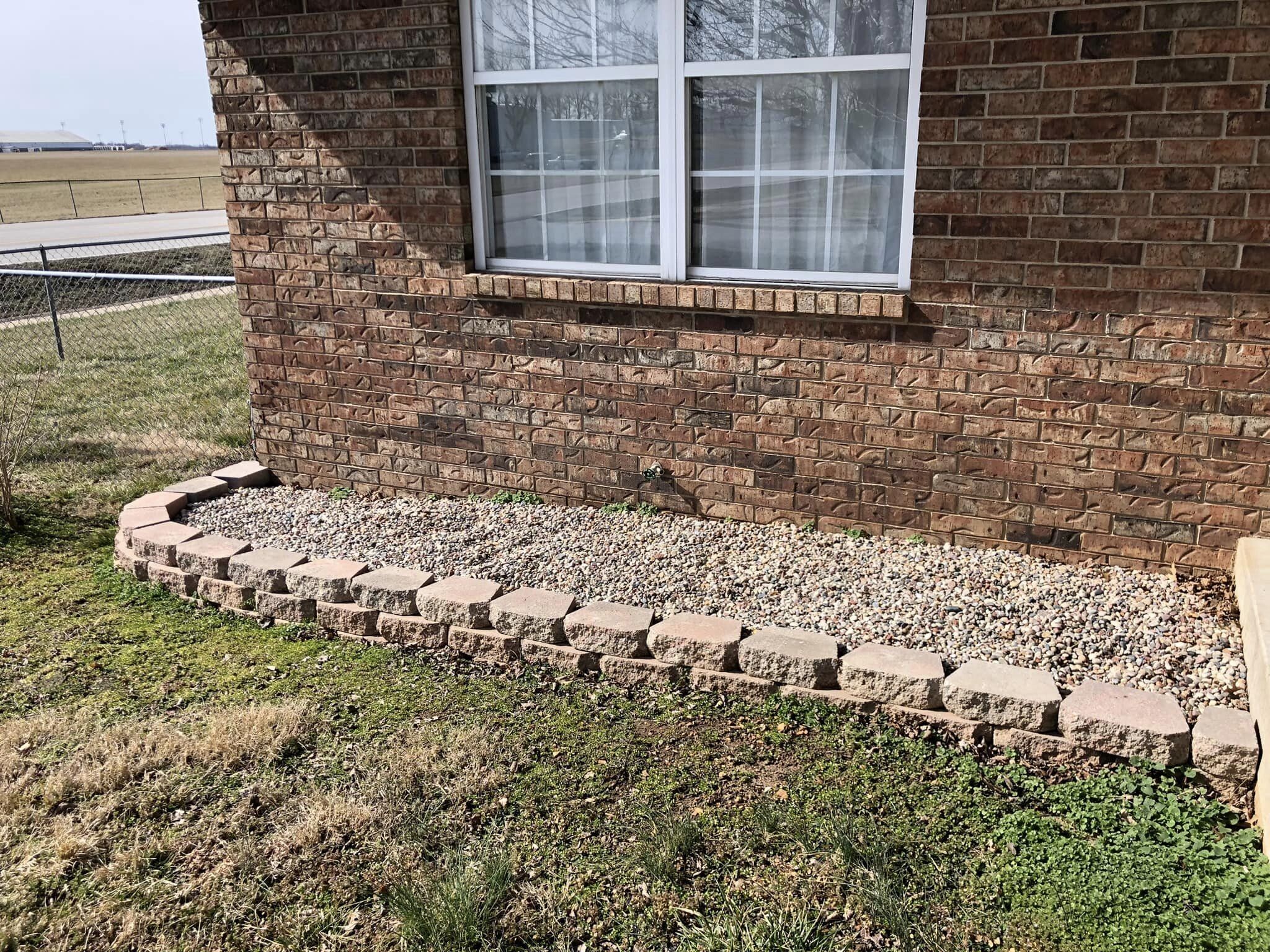 Building Photo - 1507 N Engel Ave