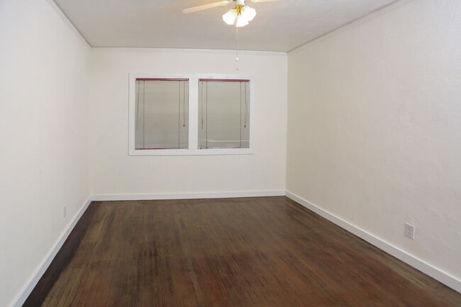 Building Photo - Remodeled 3bed 2 bath Single Family home