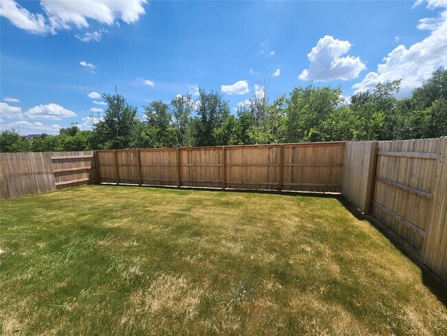 Building Photo - 2615 Paragon Fox Dr