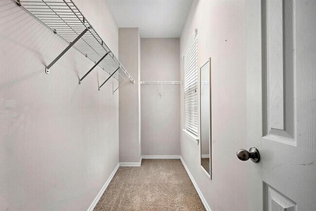 Building Photo - 816 Sterling Creek Cir