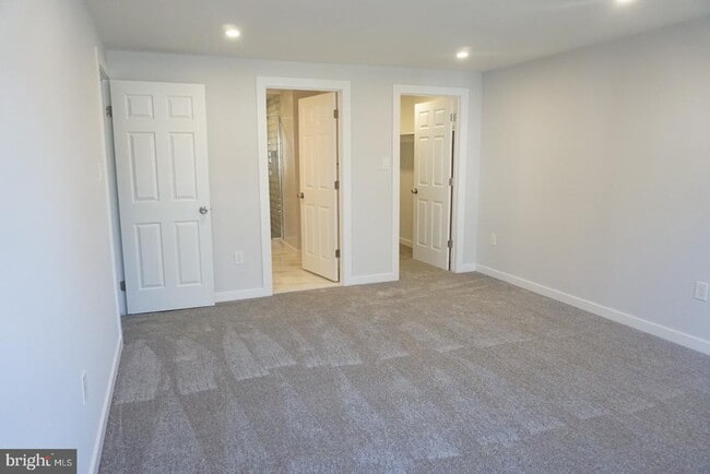 Building Photo - 9003 Fox Lair Dr