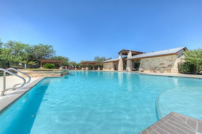 Building Photo - 290 Middle Creek Dr