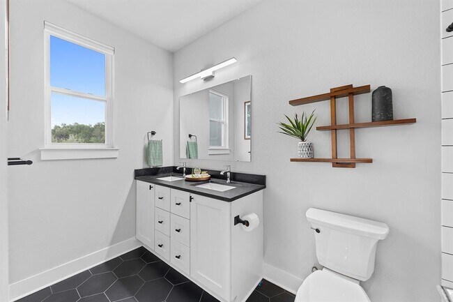 Building Photo - 20702 Post Oak Dr