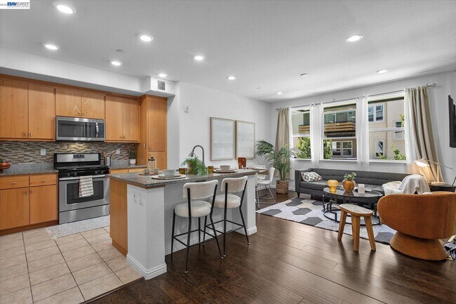 Building Photo - 2071 Mahuron Cir