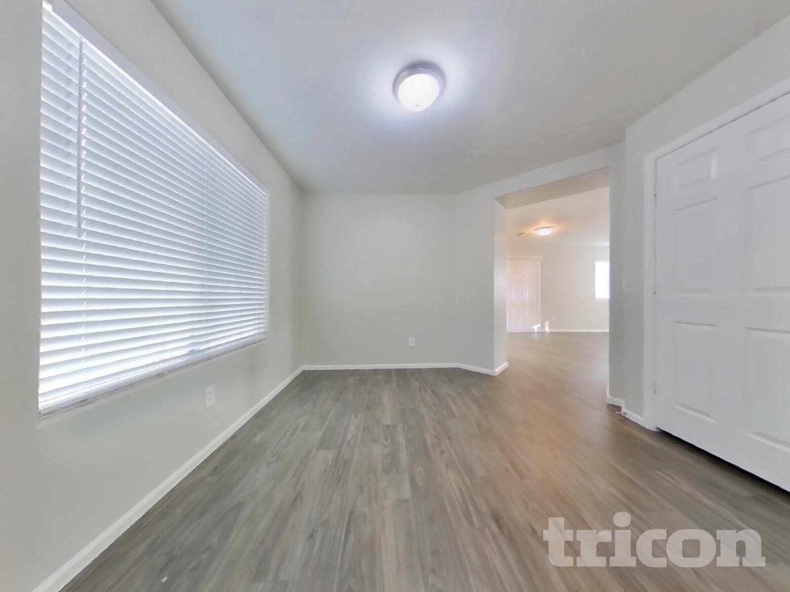 Building Photo - 23634 W Tamarisk Ave