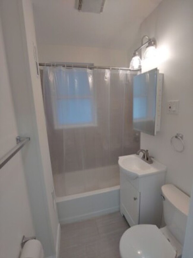 Building Photo - 2 Bedroom apartment - North End - 6/1