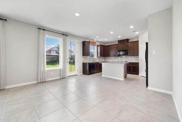 Building Photo - 3409 Keechi Creek Dr