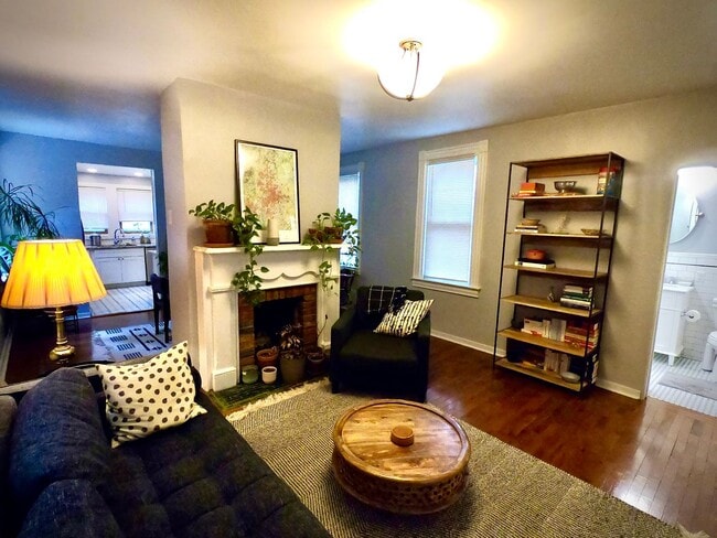 Building Photo - 5815-17 Holden St