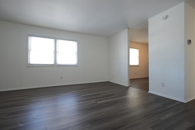 Building Photo - 3613 Jonquil St